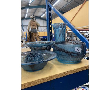 FOUR PIECES OF BLUE CLOUD GLASSWARE TO INCLUDE A VASE, THREE BOWLS AND A FROG 