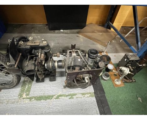 A LARGE QUANTITY OF VINTAGE EQUIPMENT TO INCLUDE LENS, FILM REEL WINDER ETC 