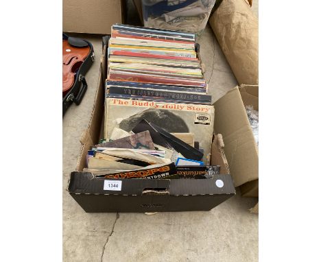 A LARGE ASSORTMENT OF VINTAGE LP RECORDS 