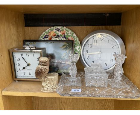 AN ASSORTMENT OF ITEMS TO INCLUDE CLOCKS, A TAPESTRY AND A GLASS SIDEBOARD SET ETC 