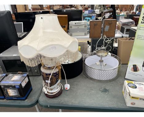 A CERAMIC VASE TABLE LAMP AND TWO CEILING LIGHT FITTINGS 