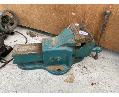 A VINTAGE STEEL NUMBER EIGHT BENCH VICE 