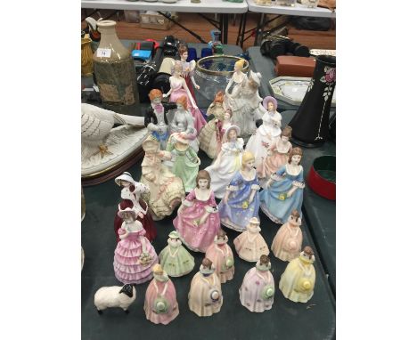 A LARGE QUANTITY OF CERAMIC FIGURINES TO INCLUDE FRANCESCO, SHUDEHILL, ETC - APPROX 26 IN TOTAL 