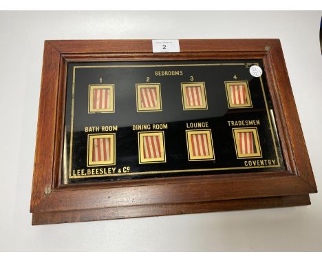 A VINTAGE MAHOGANY CASED BUTLER'S BELL BY LEE BEESLEY &amp; CO, COVENTRY, 25 X 37CM 