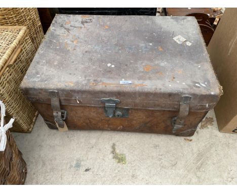 A VINTAGE LEATHER TRAVEL TRUNK 