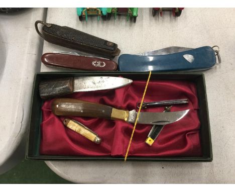 SEVEN VARIOUS VINTAGE PEN KNIVES TO INCLUDE A MOTHER OF PEARL, ENAMEL ETC 