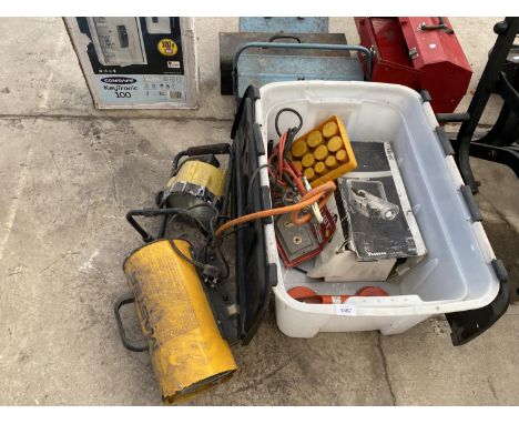 AN ASSORTMENT OF TOOLS TO INCLUDE A WORK LAMP, A SPACE HEATER AND A PROJECTOR ETC 