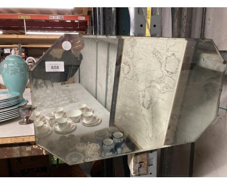 A VINTAGE ART DECO BEVELLED EDGE MIRROR 