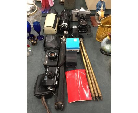A QUANTITY OF VINTAGE CAMERAS TO INCLUDE FUJICA STX-1N, PRAKTICA SUPER TL 1000, ROLLEI, ETC PLUS OZEC AND TAMRON LENSES, MANY