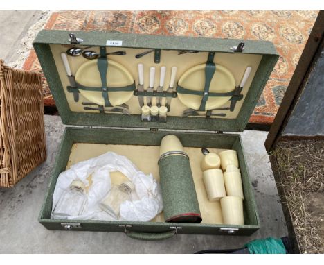 A RETRO PART COMPLETE PICNIC HAMPER 