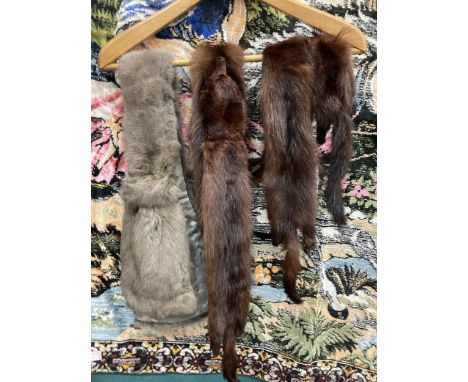 A VINTAGE MINK AND FUR STOLE 