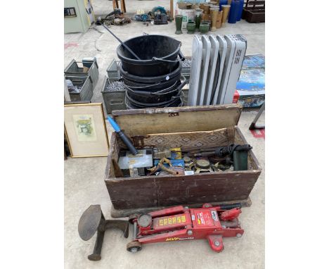 AN ASSORTMENT OF ITEMS TO INCLUDE PLASTIC BUCKETS, A TOOL CHEST AND AN ASSORTMEENT OF TOOLS TO INCLUDE A TROLLEYT JACK ETC 