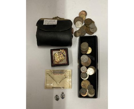 VARIOUS ITEMS TO INCLUDE FOREIGN COINS, ENAMEL CHARMS, AN ORDER OF THE ANCIENT FORESTERS MANCHESTER BADGE ETC 