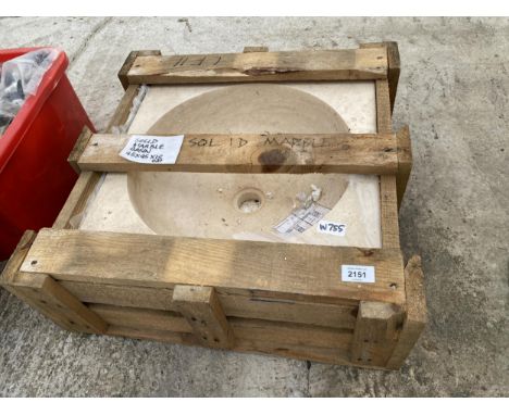 A SOLID MARBLE BASIN (45CM x 45CM x 15CM) 