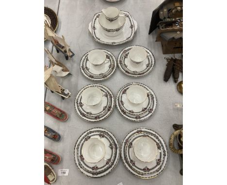 A VICTORIAN CHINA TEASET TO INCLUDE CAKE PLATE, SUGAR BOWL, CREAM JUG, CUPS, SAUCERS AND SIDE PLATES 