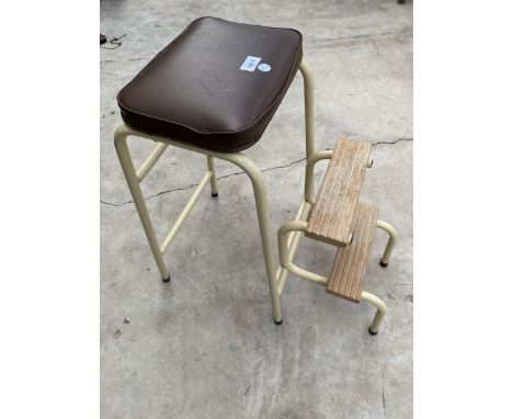 A RETRO MID CENTURY CREAM AND BROWN KITCHEN STEP STOOL 