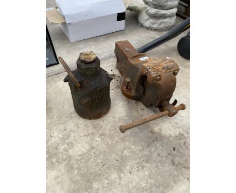 A VINTAGE RECORD BENCH VICE AND A  VINTAGE LAKE &amp; ELLIOT 6 TON BOTTLE JACK 