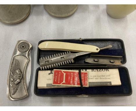 A BOXED VINTAGE DURHAM DUPLEX RAZOR AND EAGLE PEN KNIFE 