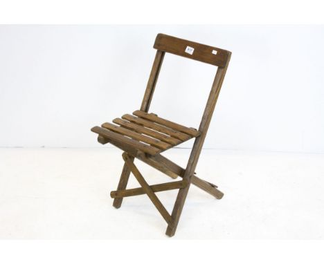 Vintage pine artist's folding chair