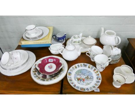 A large collection of Wedgwood and Coalport bone china and porcelain Christmas plates etc to include six Wedgwood humming bir