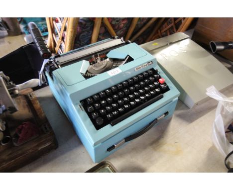 A Maritso 30 typewriter 