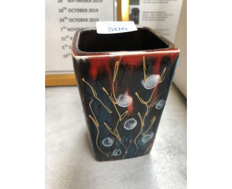 AN ANITA HARRIS CERAMIC 'WHITE FLOWER' VASE 
