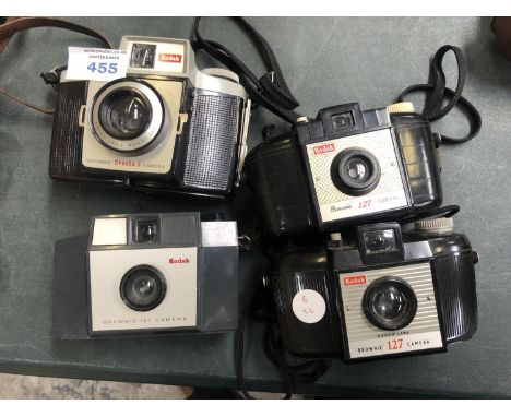 THREE 'KODAK' BROWNIE 127 CAMERAS AND A 'KODAK' CRESTA 3 THREE CAMERA (4) 