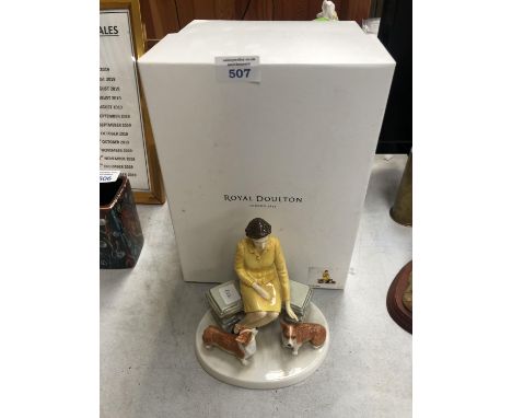 A BOXED LIMITED EDITION 'ROYAL DOULTON' AT HOME QUEEN CERAMIC FIGURE 