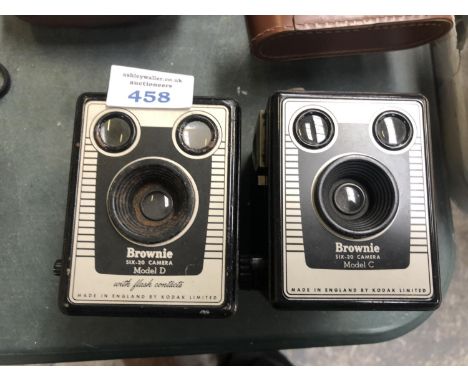 TWO VINTAGE 'KODAK' BROWNIE CAMERAS - MODEL C &amp; D 