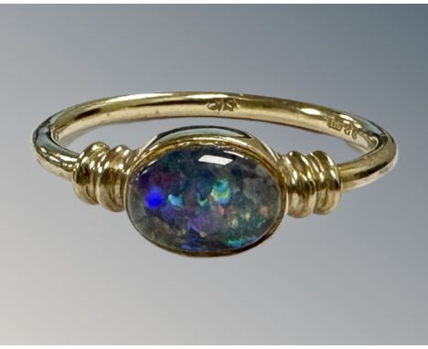 A 9ct gold opal doublet ring, L 1/2, 1.6g.