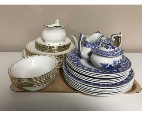 A tray of twenty five pieces of Duchess Ascot dinner ware, twelve Spode plates, Spode milk jug, teapot and sugar basin 