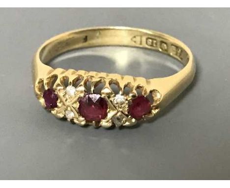 An 18ct gold ruby set ring, 2.6g