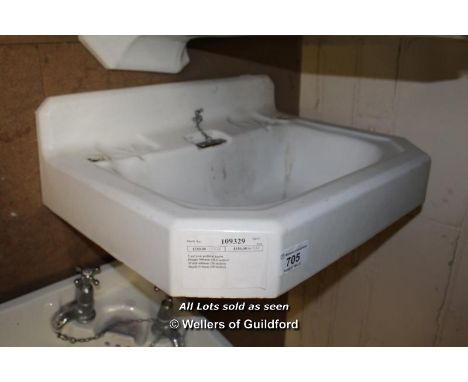 *CAST IRON PEDESTAL BASIN. HEIGHT 900MM (35.5 INCHES) X WIDTH 600MM (26 INCHES) X DEPTH 510MM (20 INCHES) [0]
