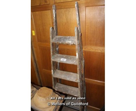 VINTAGE STEP LADDER