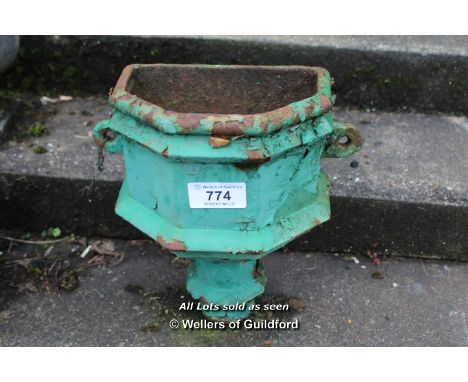 *CAST IRON RAIN HOPPER