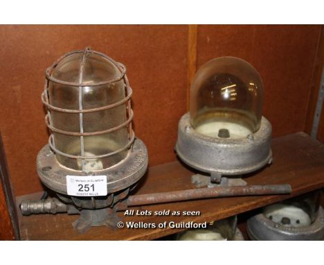 *ENGLISH STEEL FLP LIGHT