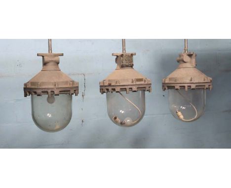 *LARGE INDUSTRIAL HANGING LIGHT. 500MM (19.75") HIGH X 330MM (13") DROP X 320MM (12.25") DIAMETER [0]