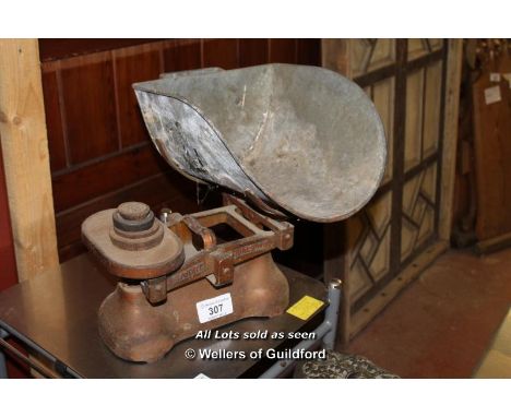 *W &amp; T AVERY LTD HEAVY DUTY WEIGHING SCALES