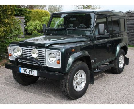 A 2001 Land Rover Defender 90 Td5 2495ccRegistration No. V6 JVD (Note this private number plate is not included with the vehi