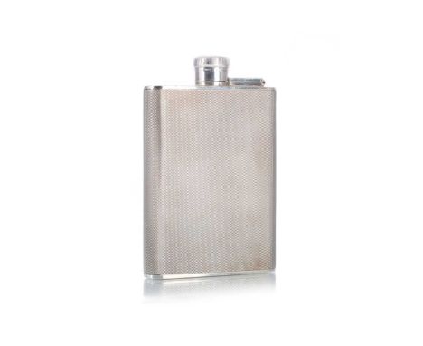 GEORGE V SILVER HIPFLASK, BIRMINGHAM MARKS engine turned decoration, with hinged screw cap12.2cm highQty: approx. 134gConditi