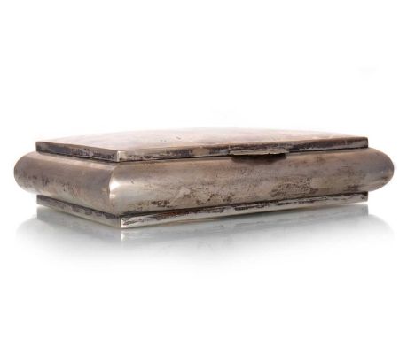 PERUVIAN SILVER TRINKET BOX, 20TH CENTURY stamped PERU PLATA 925 STERL to base, of bombe oblong form, with hinged cover21m wi