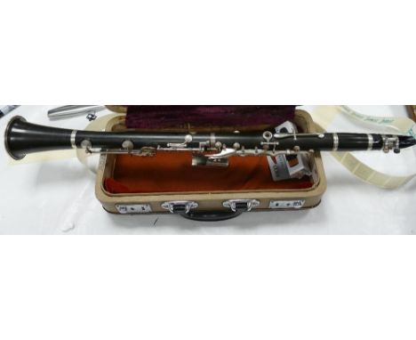 Console Branded Cased Clarinet: 