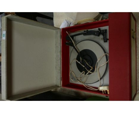 Fidelity Cased Portable record player: in need of attention 