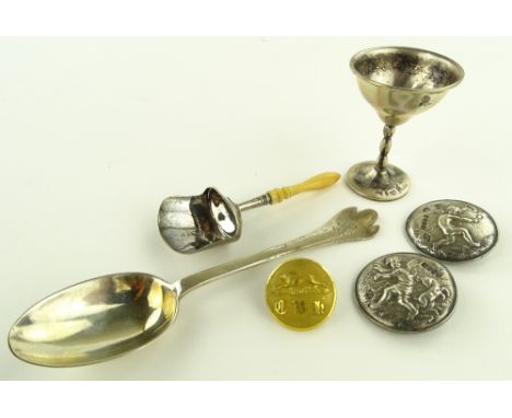 A George III silver caddy shovel with ivory handle, makers marks SP Birmingham 1808, cased silver spoon, silver cloak buttons