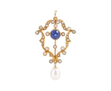 EDWARDIAN SAPPHIRE AND PEARL HOLBEIN set with a central round sapphire with seed pearl decoration to the mount, in fifteen ca