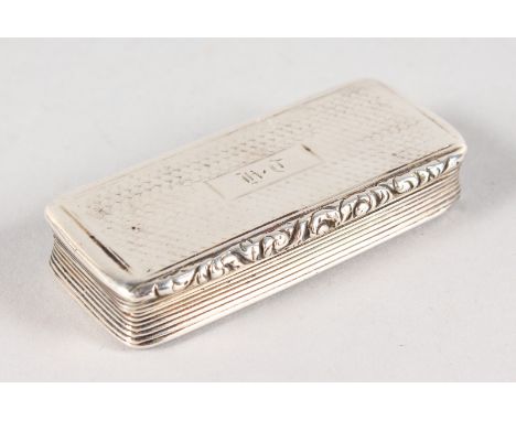A GEORGIAN ENGINE TURNED SNUFF BOX.