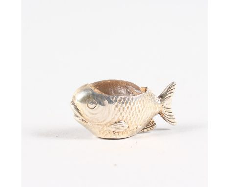 A MINIATURE FISH PIN CUSHION. Chester.  Maker: S. & M. Co.  3.5cms long.