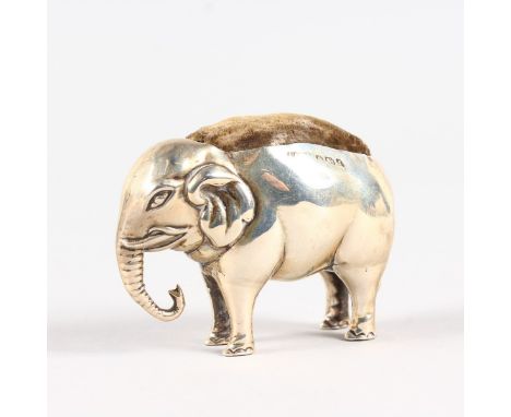 A LARGE ELEPHANT PIN CUSHION. Birmingham 1905.  Maker: A. & L. LTD.  6.5cms long, 5.5cms high.