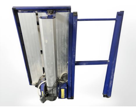 A 600W bridge saw tile cutter.