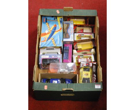 A box of modern issue diecast to include Bburago